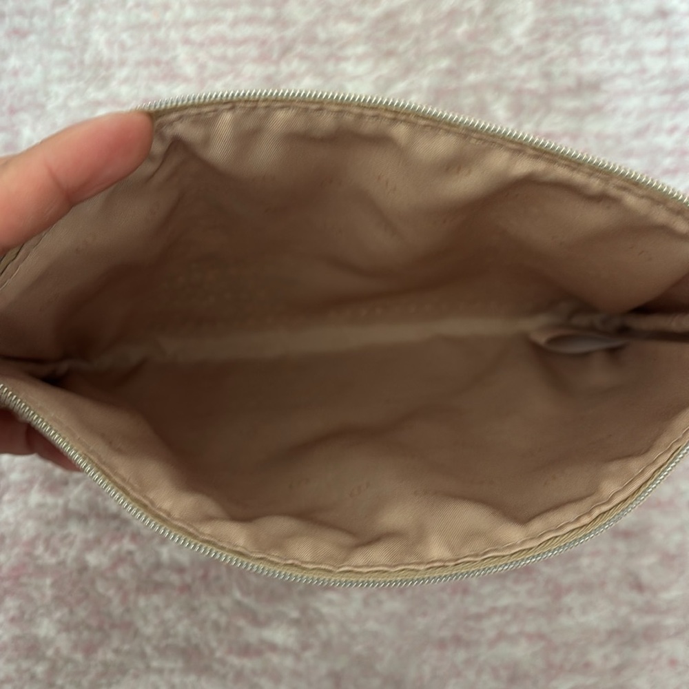 New in box Dior Tan Raffia Clutch with Wristlet - Picture 5 of 9